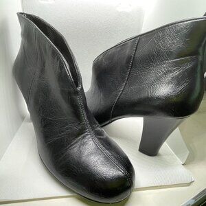 Aerosoles A2 Gravity Black Leather Pull-On Booties 3" Heel Ankle Boots 8M.
